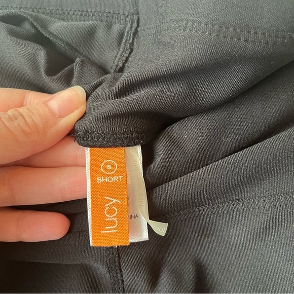 Lucy Black Capri Crop Leggings Size Small Short Athletic Activewear - Picture 2 of 6